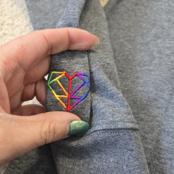 Labour of Love Pride Sweatshirt Size M Grey Rainbow Heart LGBTQ - Picture 7 of 7